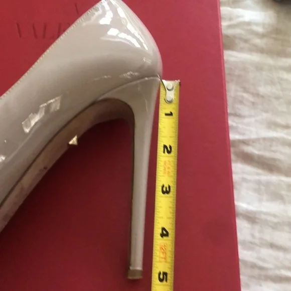 Authentic Valentino Garavani Iconic Nude pump’s - Picture 8 of 8